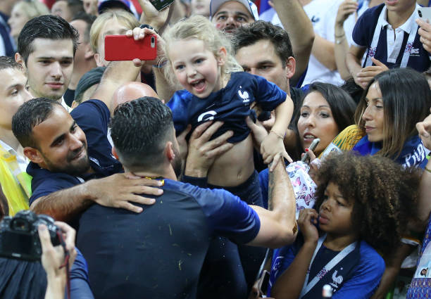 露头角的阿 露头角的阿